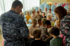 Столичные росгвардейцы провели урок мужества для дошкольников